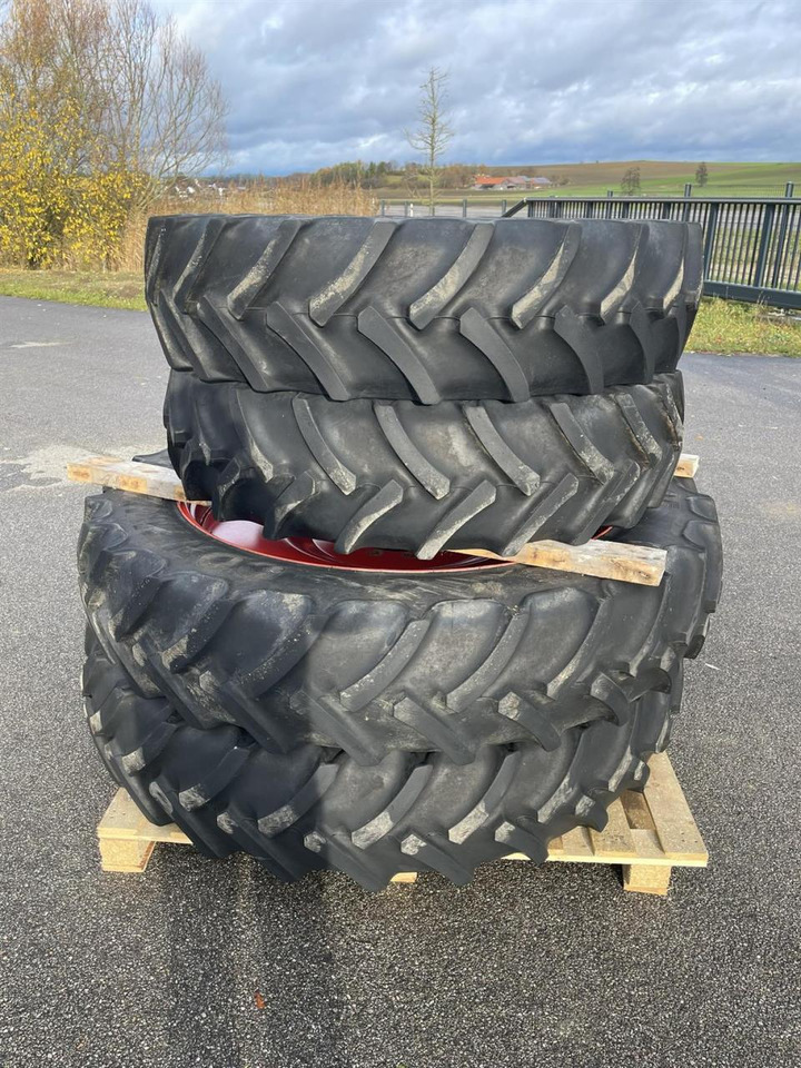 Fendt 820 724 Pflegebereifung 190cm Spur 320/90R32 340/85R48 - 附件:图2 Fendt 820 724 Pflegebereifung 190cm Spur 320/90R32 340/85R48 - 附件:图2