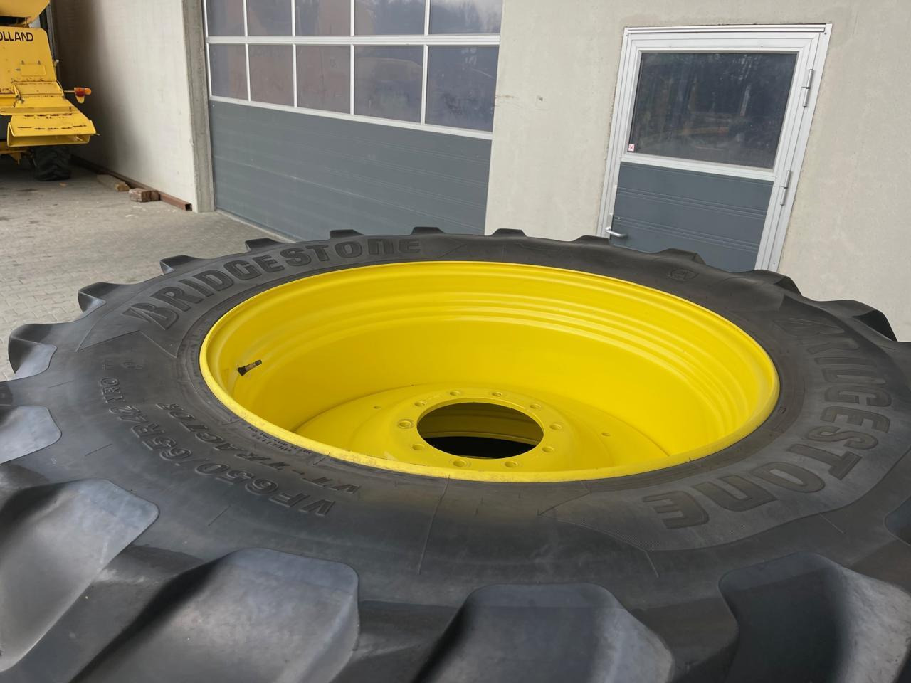John Deere Kompletträder von 6R250, 650/65 R42 mit Bridgestone Decken aus 2019, ca. 50 % - 拖拉机:图2 John Deere Kompletträder von 6R250, 650/65 R42 mit Bridgestone Decken aus 2019, ca. 50 % - 拖拉机:图2