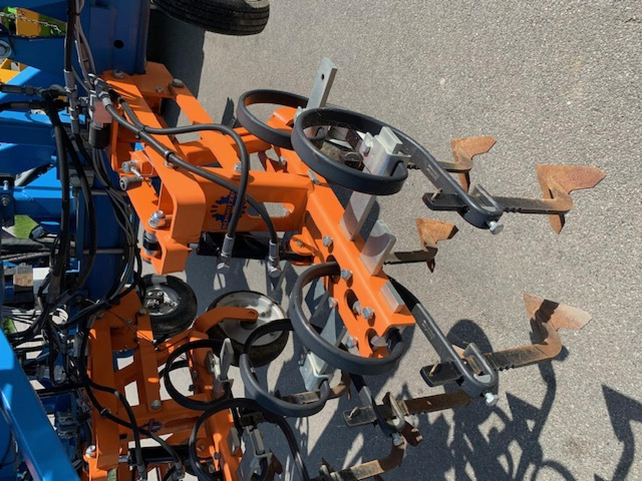 Schmotzer Hackgerät 8 - reihig, 75cm, mit Section Controll und Verschieberahmen, Schmotzer - 土壤耕作设备:图4 Schmotzer Hackgerät 8 - reihig, 75cm, mit Section Controll und Verschieberahmen, Schmotzer - 土壤耕作设备:图4