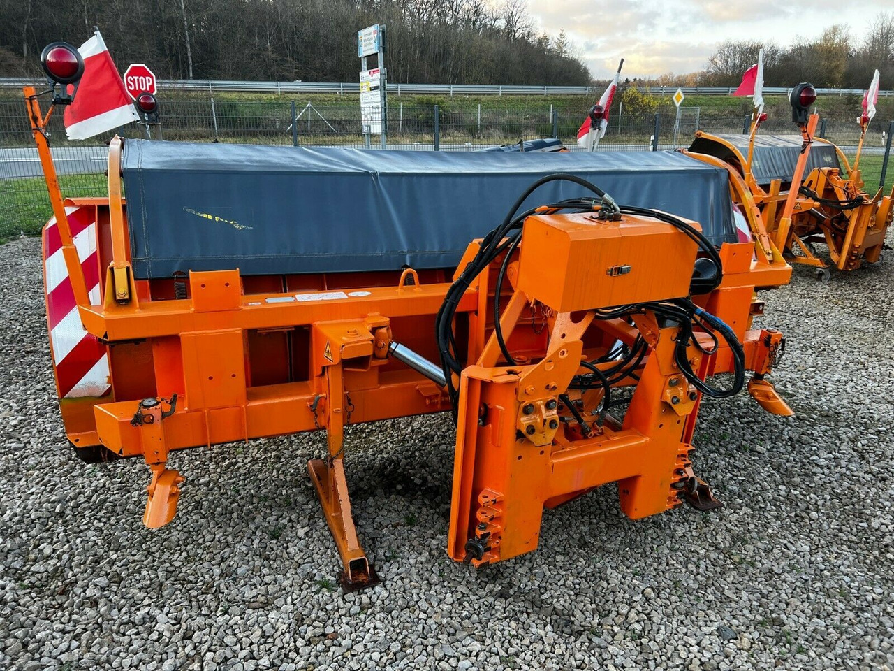 Beilhack PVF 29-4 Elektro Schneepflug Winterdien Beilhack PVF 29-4 Elektro Schneepflug Winterdien - 推雪板 适用于 市政/ 专用车辆:图1 Beilhack PVF 29-4 Elektro Schneepflug Winterdien Beilhack PVF 29-4 Elektro Schneepflug Winterdien - 推雪板 适用于 市政/ 专用车辆:图1