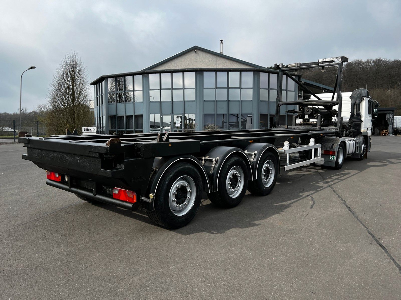 H&W 3- Achs Auflieger für Presscontainer H&W 3- Achs Auflieger für Presscontainer - 集装箱运输车/ 可拆卸车身的半拖车:图1 H&W 3- Achs Auflieger für Presscontainer H&W 3- Achs Auflieger für Presscontainer - 集装箱运输车/ 可拆卸车身的半拖车:图1