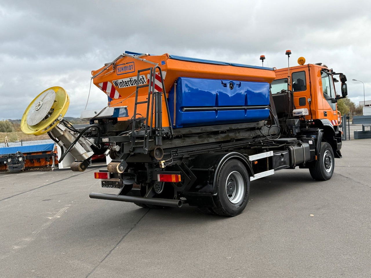 Iveco Trakker 330 EEV Winterdienst Abroll - 吊钩升降车:图4 Iveco Trakker 330 EEV Winterdienst Abroll - 吊钩升降车:图4