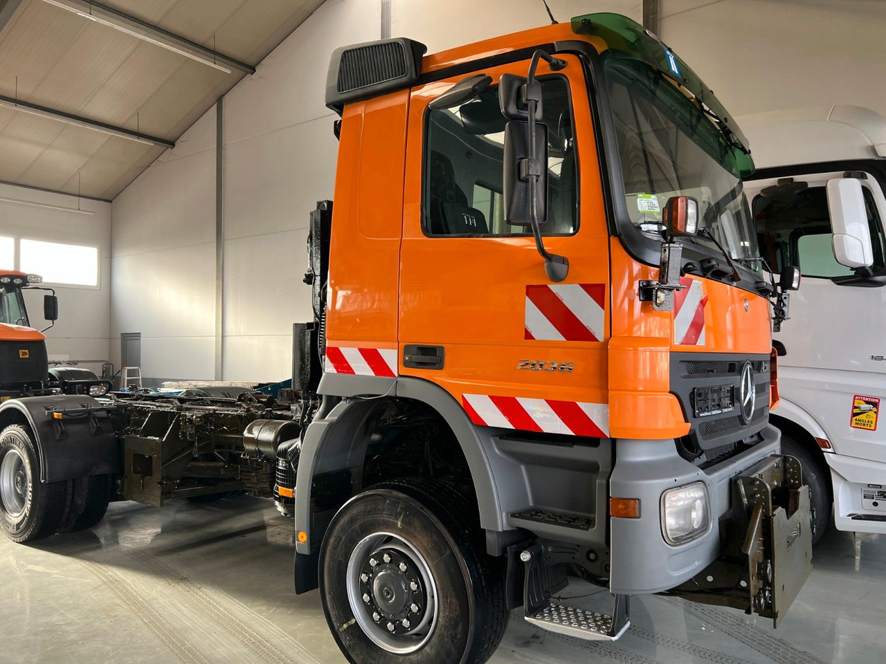 Mercedes-Benz Actros 2036 4x4 DautelWechselsystem Winterdienst Mercedes-Benz Actros 2036 4x4 DautelWechselsystem Winterdienst - 驾驶室底盘卡车:图2 Mercedes-Benz Actros 2036 4x4 DautelWechselsystem Winterdienst Mercedes-Benz Actros 2036 4x4 DautelWechselsystem Winterdienst - 驾驶室底盘卡车:图2