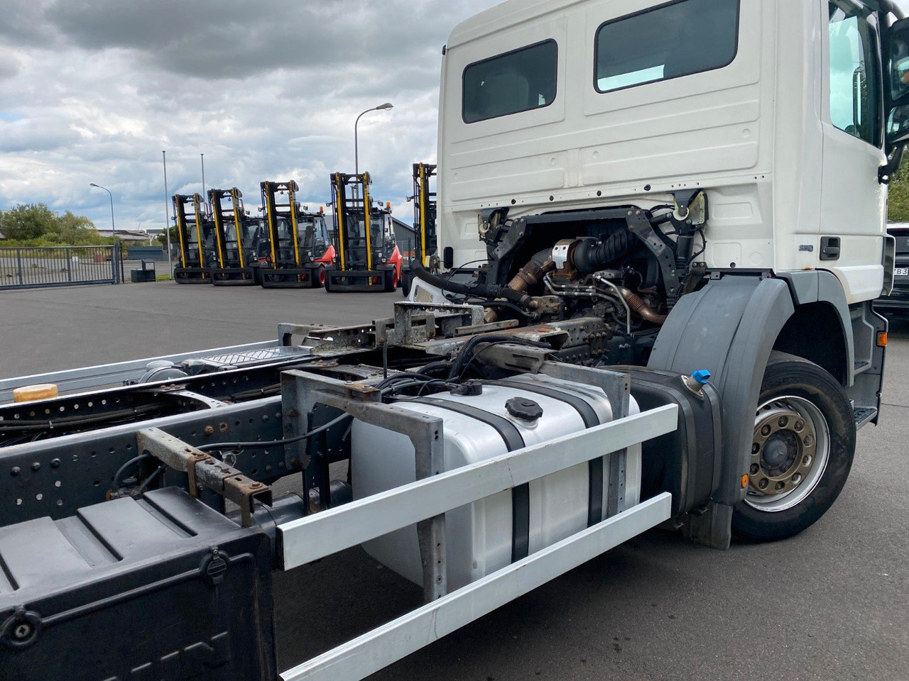 Mercedes-Benz Actros 2532 MP3 6x2 Hydraulik, 10 x am Lager Mercedes-Benz Actros 2532 MP3 6x2 Hydraulik, 10 x am Lager - 驾驶室底盘卡车:图4 Mercedes-Benz Actros 2532 MP3 6x2 Hydraulik, 10 x am Lager Mercedes-Benz Actros 2532 MP3 6x2 Hydraulik, 10 x am Lager - 驾驶室底盘卡车:图4