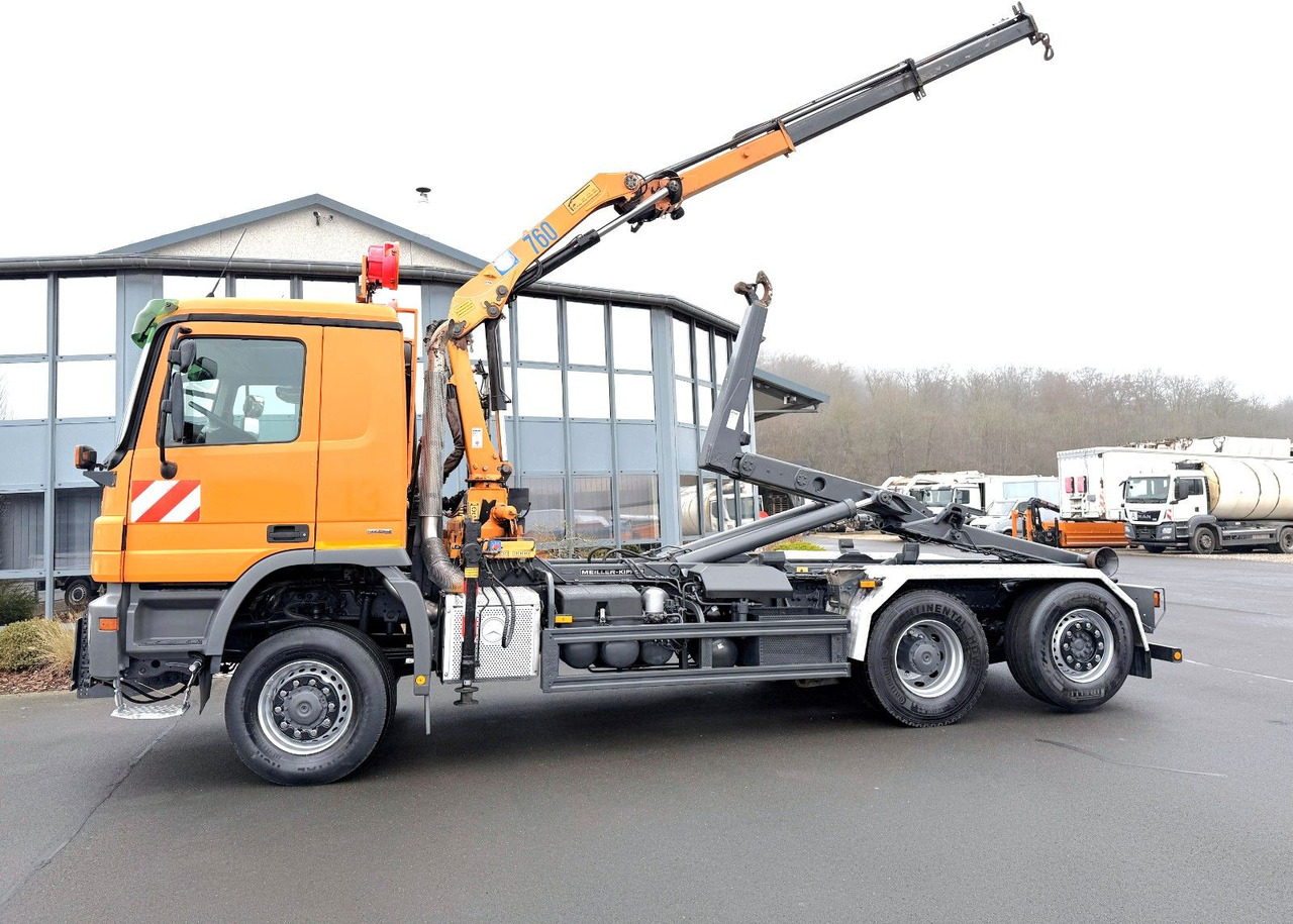 Mercedes-Benz Actros 2632 6x4/2 Meiller + HMF Kran - 吊钩升降车, 起重车:图1 Mercedes-Benz Actros 2632 6x4/2 Meiller + HMF Kran - 吊钩升降车, 起重车:图1