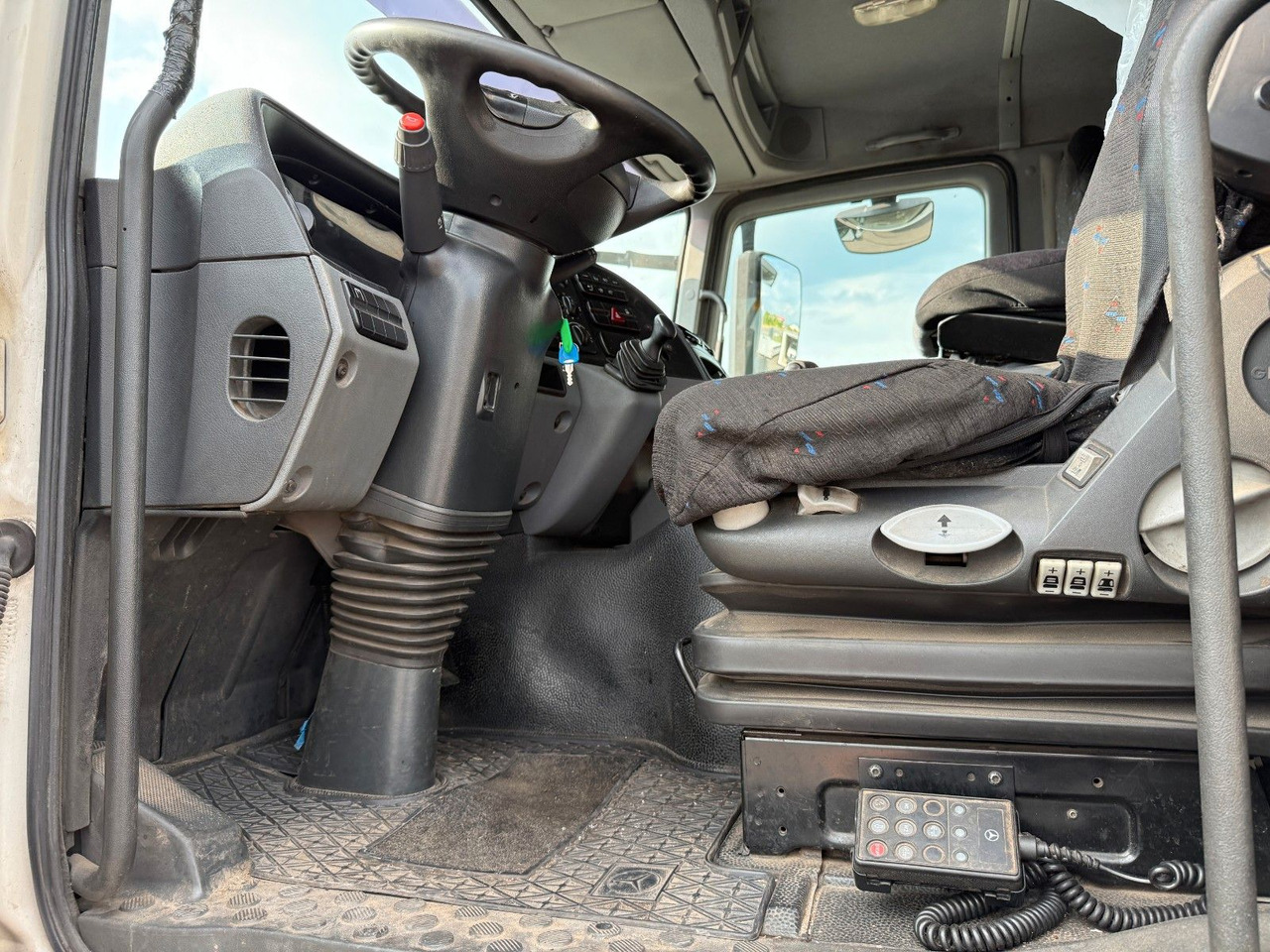 垃圾车 Mercedes-Benz Actros MP3 2532 6x2 Faun Rotorpress 521：图12