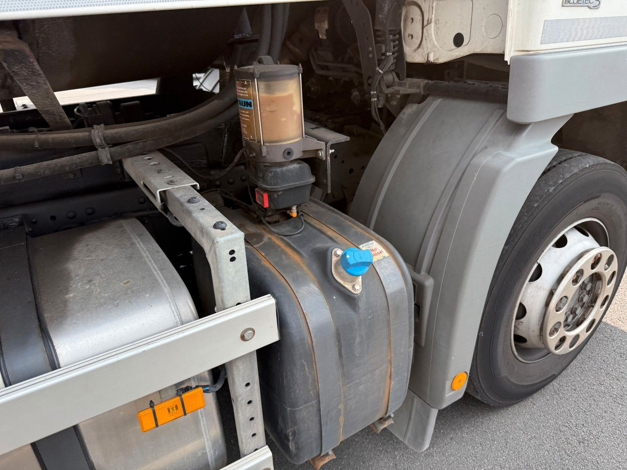 垃圾车 Mercedes-Benz Actros MP3 2532 6x2 Faun Rotorpress 521：图8