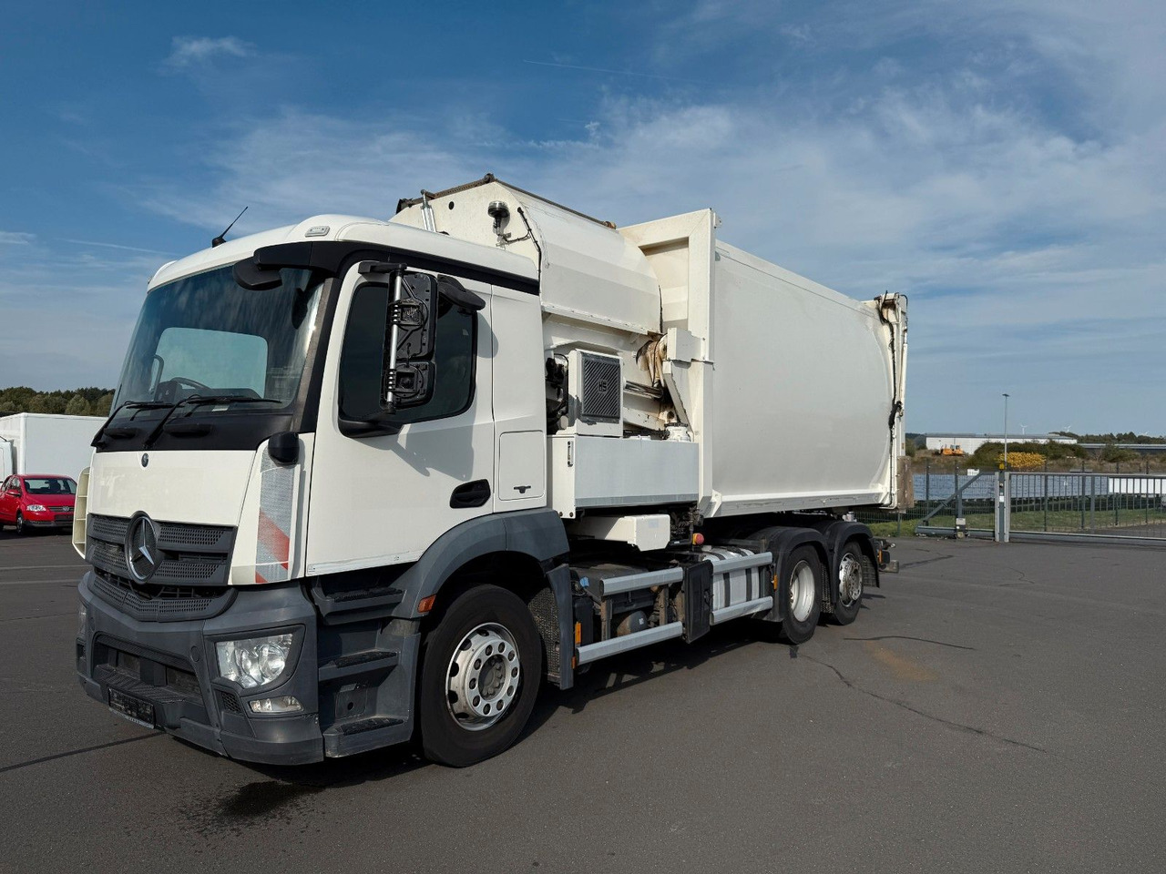 Mercedes-Benz Antos 2533 Seitenlader HS SL- VK- F - 垃圾车:图1 Mercedes-Benz Antos 2533 Seitenlader HS SL- VK- F - 垃圾车:图1