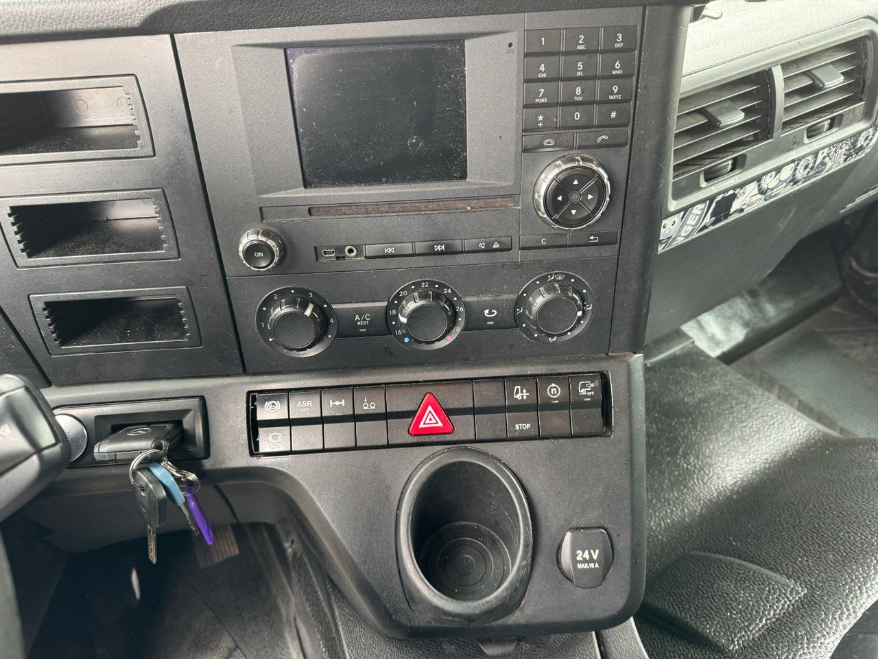 Mercedes-Benz Arocs 3243 8x2 Mercedes-Benz Arocs 3243 8x2 - 驾驶室底盘卡车:图4 Mercedes-Benz Arocs 3243 8x2 Mercedes-Benz Arocs 3243 8x2 - 驾驶室底盘卡车:图4