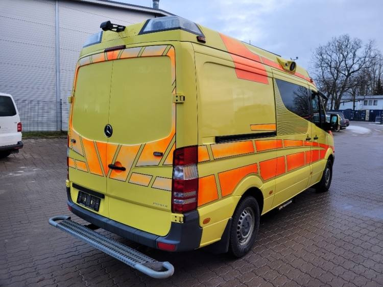 MERCEDES – BENZ SPRINTER 2.2D AMBULANCE (PROFILE) KLIMA 11.2014 EURO 5 - 救护车:图4 MERCEDES – BENZ SPRINTER 2.2D AMBULANCE (PROFILE) KLIMA 11.2014 EURO 5 - 救护车:图4