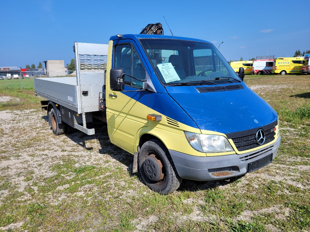 MERCEDES – BENZ SPRINTER 616CDI HIAB 027-2 Crane 10.2004  - 平板货车:图1 MERCEDES – BENZ SPRINTER 616CDI HIAB 027-2 Crane 10.2004  - 平板货车:图1