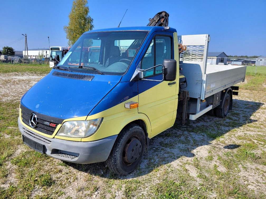 MERCEDES – BENZ SPRINTER 616CDI HIAB 027-2 Crane 10.2004  - 平板货车:图2 MERCEDES – BENZ SPRINTER 616CDI HIAB 027-2 Crane 10.2004  - 平板货车:图2