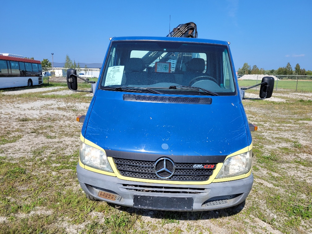 MERCEDES – BENZ SPRINTER 616CDI HIAB 027-2 Crane 10.2004  - 平板货车:图3 MERCEDES – BENZ SPRINTER 616CDI HIAB 027-2 Crane 10.2004  - 平板货车:图3