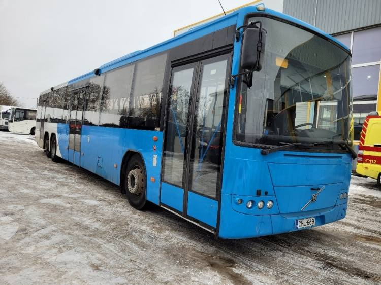 VOLVO B12BLE 8700 KLIMA, 8.2010, EURO 5, RAMP, 58 seats, 14,7m - 郊区巴士:图1 VOLVO B12BLE 8700 KLIMA, 8.2010, EURO 5, RAMP, 58 seats, 14,7m - 郊区巴士:图1