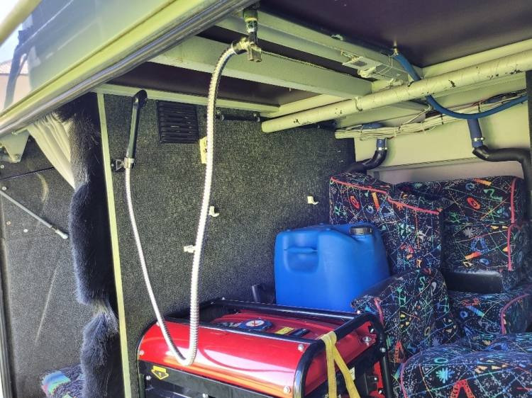 VOLVO B12M BERKHOF AXIAL70 MOTORHOME KLIMA 3.2003 - 长途客车:图3 VOLVO B12M BERKHOF AXIAL70 MOTORHOME KLIMA 3.2003 - 长途客车:图3