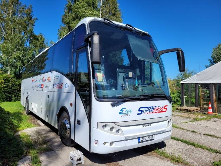 VOLVO B12M BERKHOF AXIAL70 MOTORHOME KLIMA 3.2003 - 长途客车:图1 VOLVO B12M BERKHOF AXIAL70 MOTORHOME KLIMA 3.2003 - 长途客车:图1