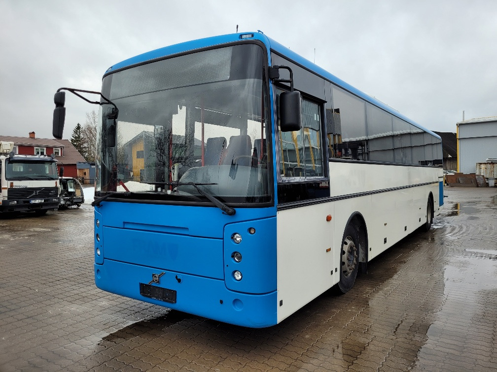 VOLVO B9R VEST CONTRAST, KLIIMA, 10.2012, EURO 5, HANDICAP LIFT, 51 seats, 12,8m - 郊区巴士:图2 VOLVO B9R VEST CONTRAST, KLIIMA, 10.2012, EURO 5, HANDICAP LIFT, 51 seats, 12,8m - 郊区巴士:图2