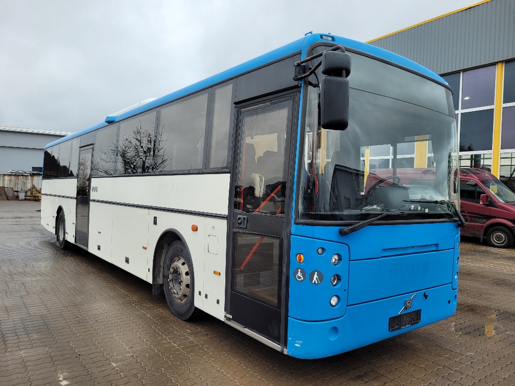 VOLVO B9R VEST CONTRAST, KLIIMA, 10.2012, EURO 5, HANDICAP LIFT, 51 seats, 12,8m - 郊区巴士:图1 VOLVO B9R VEST CONTRAST, KLIIMA, 10.2012, EURO 5, HANDICAP LIFT, 51 seats, 12,8m - 郊区巴士:图1