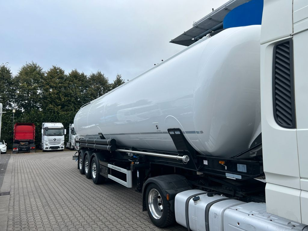 Spitzer SK 2760 CAL, KIP 60.3, NEU, MIETE/MIETKAUF - 筒仓拖车:图1 Spitzer SK 2760 CAL, KIP 60.3, NEU, MIETE/MIETKAUF - 筒仓拖车:图1