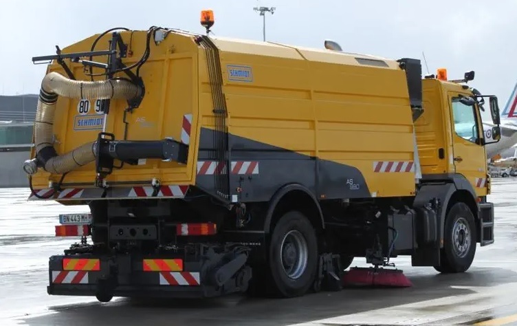 Runway Sweeper Schmidt AS990 - 道路清扫机:图2 Runway Sweeper Schmidt AS990 - 道路清扫机:图2