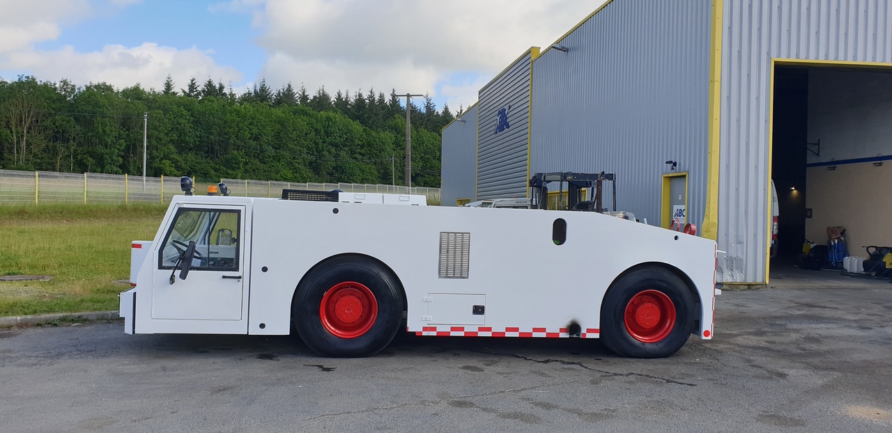 SOVAM K250 - 后推牵引车:图1 SOVAM K250 - 后推牵引车:图1