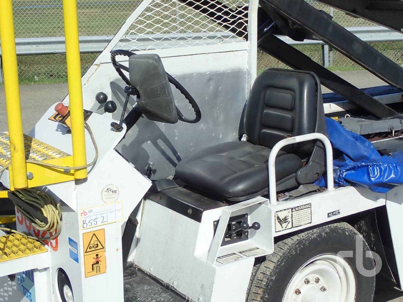 STEWART STEVENSON TUG Beltloader TUG 660-144 - 行李传送车:图5 STEWART STEVENSON TUG Beltloader TUG 660-144 - 行李传送车:图5