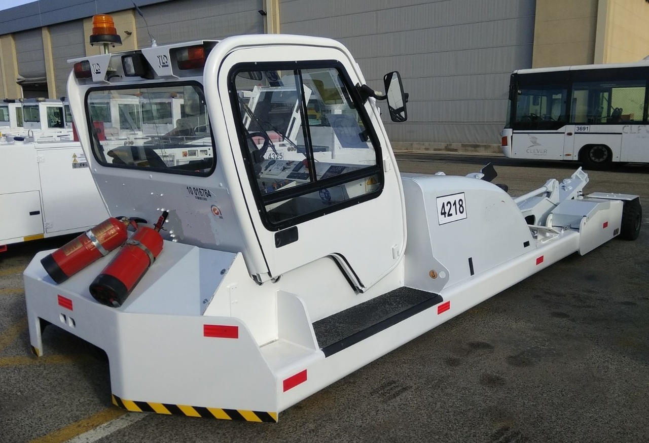 TLD Towbarless Pushback TPX 100 E - 后推牵引车:图1 TLD Towbarless Pushback TPX 100 E - 后推牵引车:图1