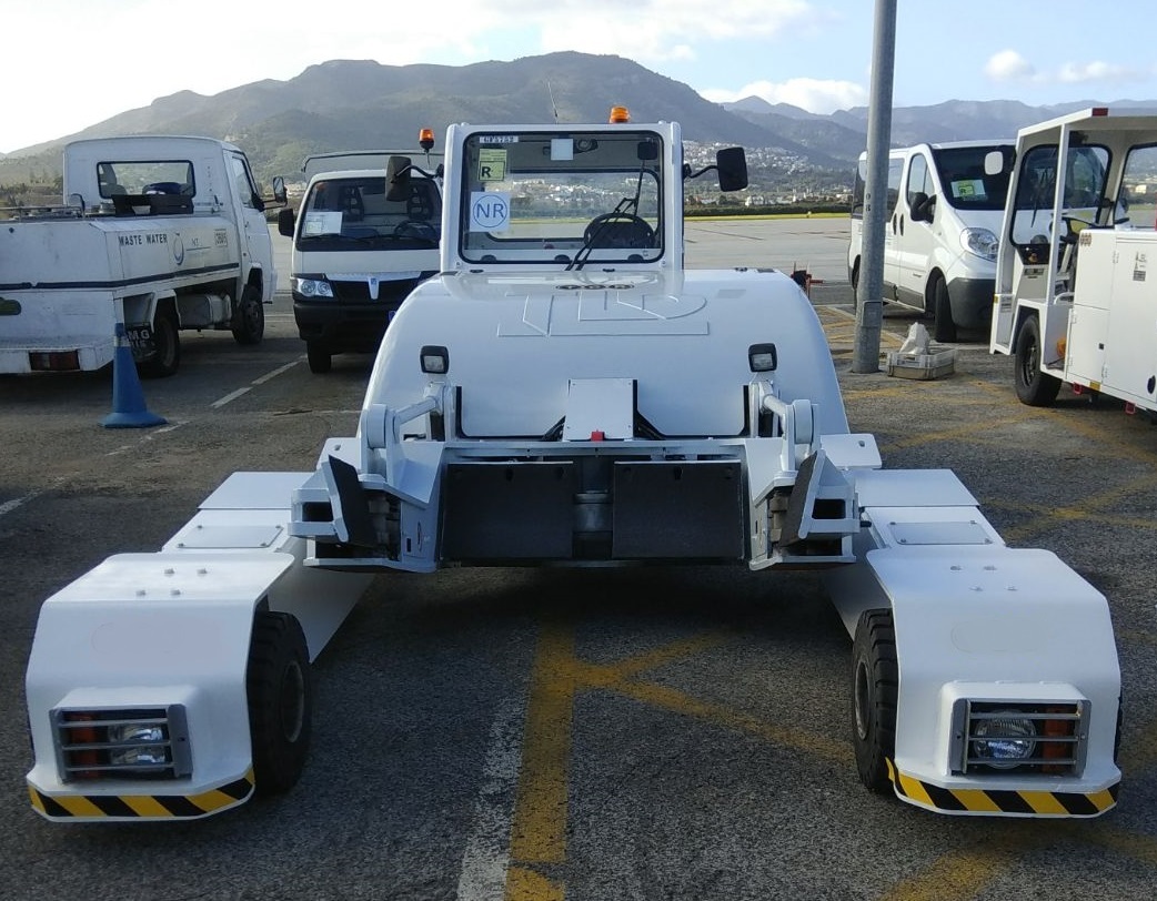 TLD Towbarless Pushback TPX 100 E - 后推牵引车:图3 TLD Towbarless Pushback TPX 100 E - 后推牵引车:图3