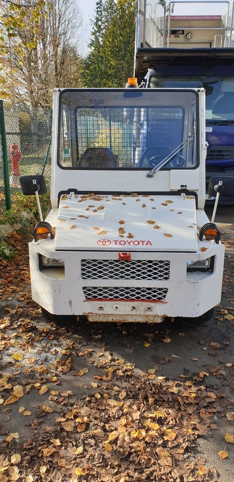 Toyota 02-2TD25 - 行李牵引车:图1 Toyota 02-2TD25 - 行李牵引车:图1