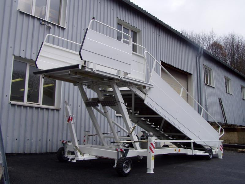 ZODIAC Passenger Stairs 2438 - 乘客楼梯:图1 ZODIAC Passenger Stairs 2438 - 乘客楼梯:图1