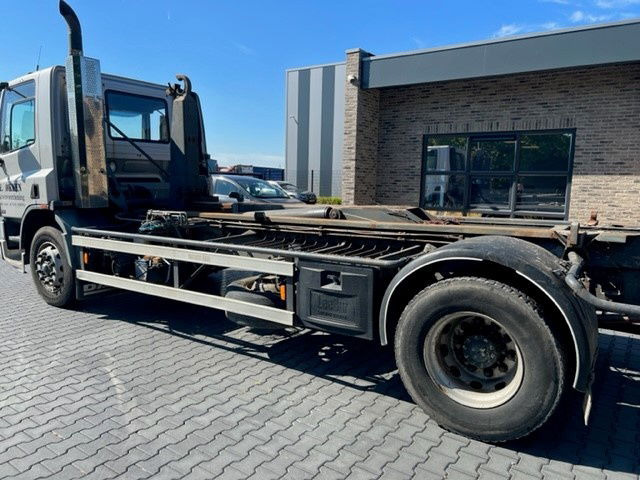 DAF 65.210 FA65.210 - 集装箱运输车/ 可拆卸车身的卡车:图3 DAF 65.210 FA65.210 - 集装箱运输车/ 可拆卸车身的卡车:图3