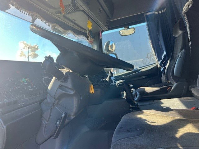 Scania R144-460 V8 .460 6x2 - 集装箱运输车/ 可拆卸车身的卡车:图5 Scania R144-460 V8 .460 6x2 - 集装箱运输车/ 可拆卸车身的卡车:图5