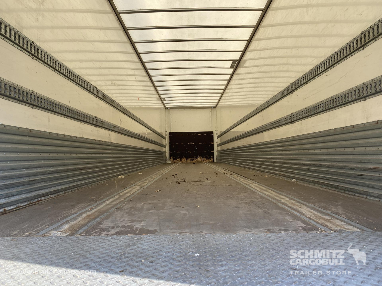 LECI TRAILER Dryfreight Standard Roller shutter door - 封闭厢式半拖车:图3 LECI TRAILER Dryfreight Standard Roller shutter door - 封闭厢式半拖车:图3