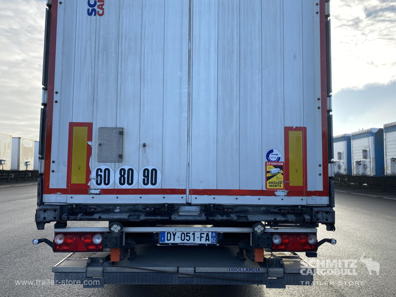 SCHMITZ Curtainsider Standard Taillift - 侧帘半拖车:图2 SCHMITZ Curtainsider Standard Taillift - 侧帘半拖车:图2