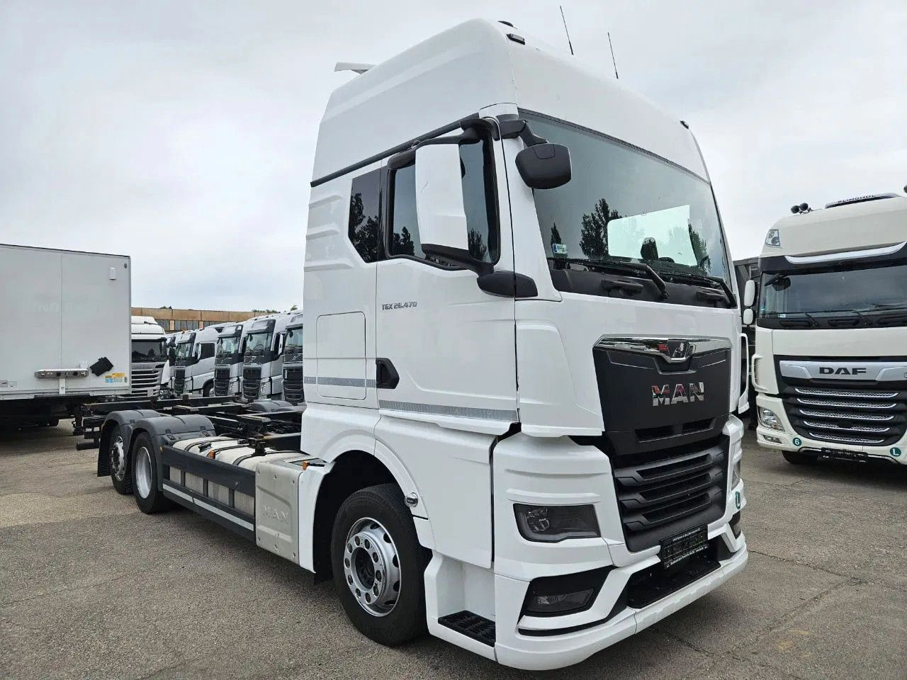 MAN TGX 26.470 XXL BDF 6x2 2 units, NAVI, Lift Axle - 集装箱运输车/ 可拆卸车身的卡车:图2 MAN TGX 26.470 XXL BDF 6x2 2 units, NAVI, Lift Axle - 集装箱运输车/ 可拆卸车身的卡车:图2
