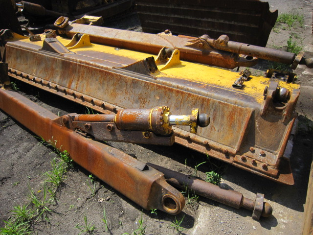 KOMATSU D85PX15 mit 3-Zahn-Ripper - 推土机:图5 KOMATSU D85PX15 mit 3-Zahn-Ripper - 推土机:图5