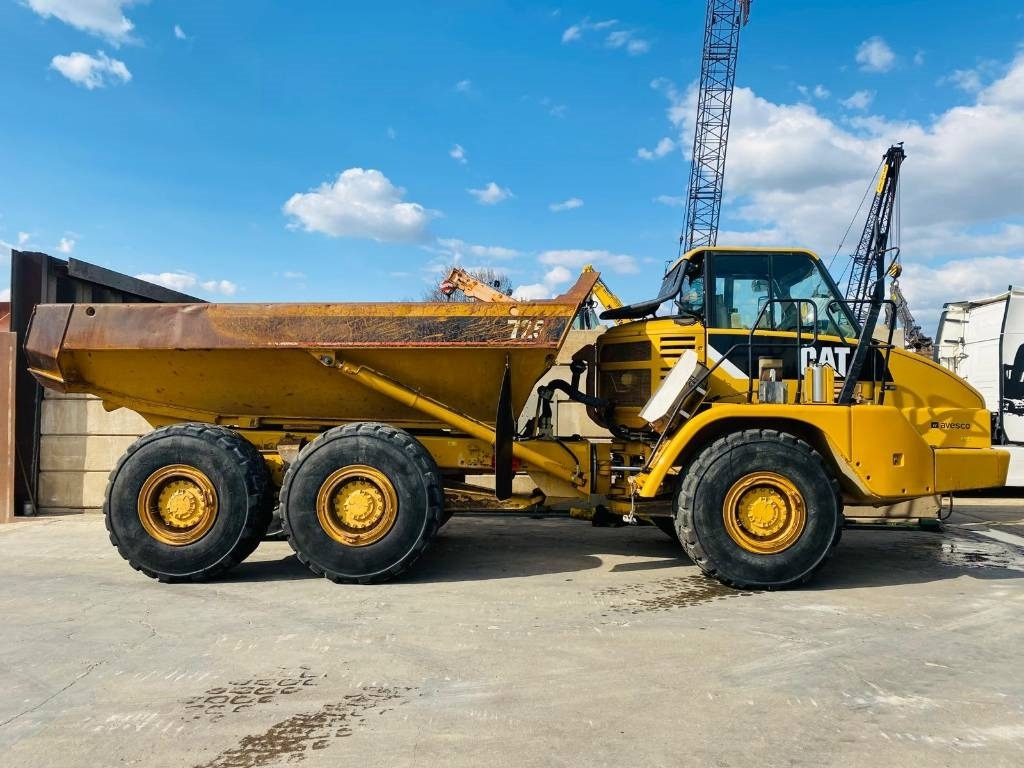 CAT 725 - 铰接式自卸车:图2 CAT 725 - 铰接式自卸车:图2