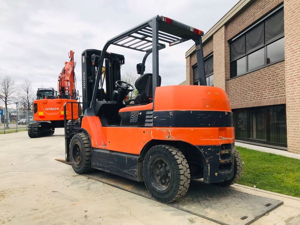 Toyota 7 FB MF 50 - 电动叉车:图5 Toyota 7 FB MF 50 - 电动叉车:图5