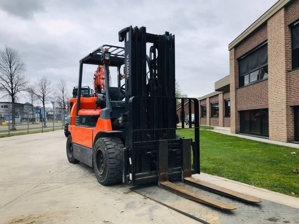 Toyota 7 FB MF 50 - 电动叉车:图2 Toyota 7 FB MF 50 - 电动叉车:图2