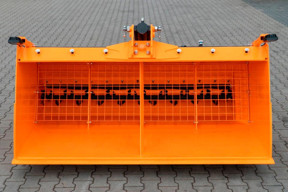 Salzstreuer Sandstreuer Splittstreuer Schlepper Traktor Fendt - 撒沙机/ 撒盐机:图1 Salzstreuer Sandstreuer Splittstreuer Schlepper Traktor Fendt - 撒沙机/ 撒盐机:图1