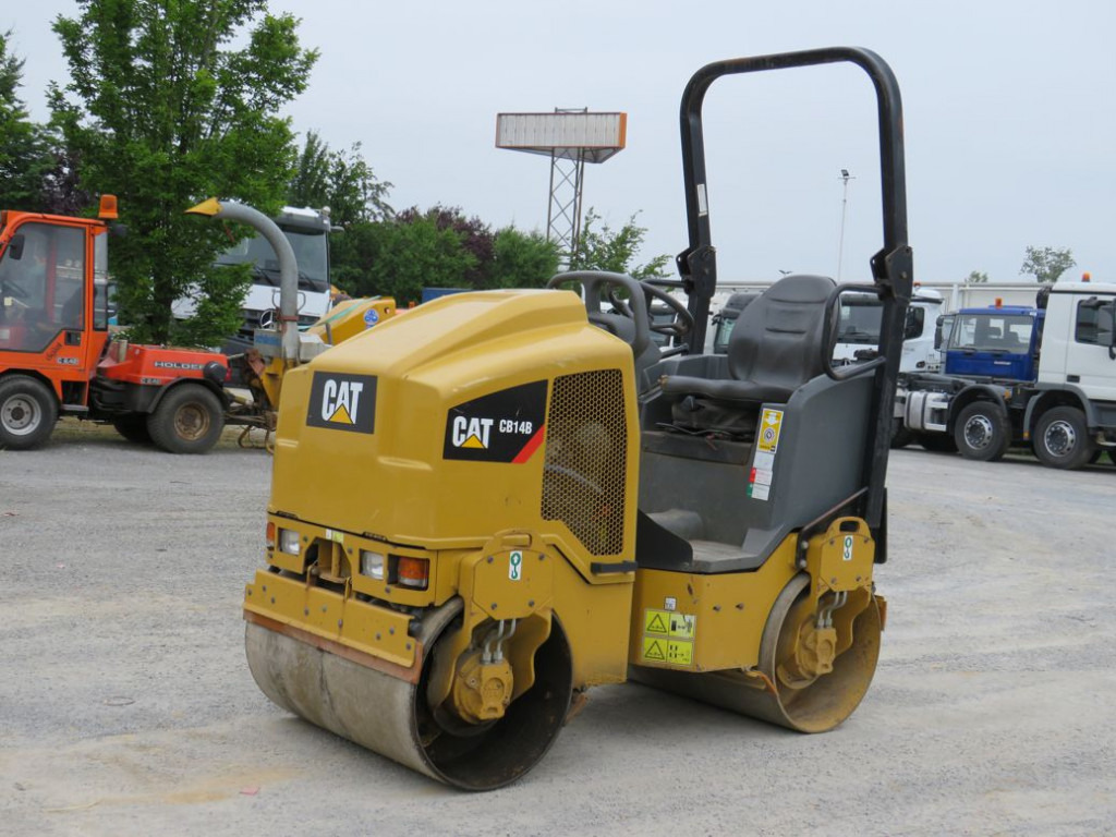 CATERPILLAR Tandem-Vibrationswalze CB14 B Baumaschine - 碾压机:图1 CATERPILLAR Tandem-Vibrationswalze CB14 B Baumaschine - 碾压机:图1