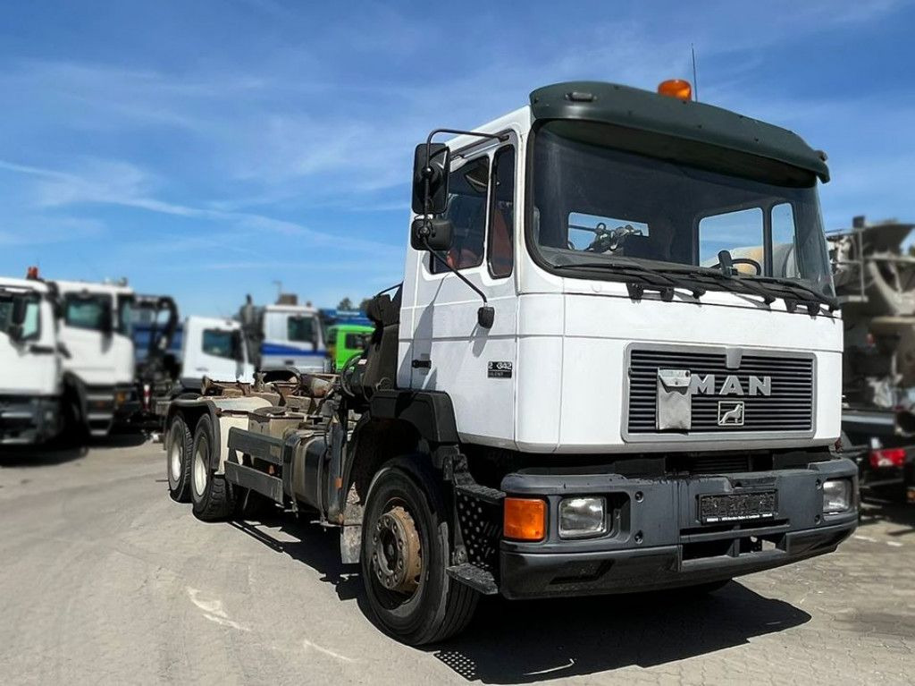 MAN F2000 27.342 6x4 Abrollkipper mit Kran - 起重车:图2 MAN F2000 27.342 6x4 Abrollkipper mit Kran - 起重车:图2