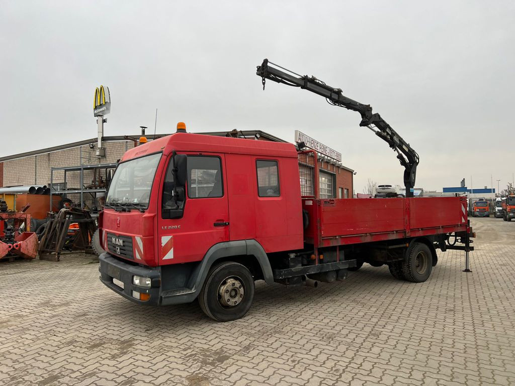 MAN LE 12.225 LC Pritsche Heckkran 6 Zylinder Doka Topzust - 栏板式/ 平板卡车, 起重车:图1 MAN LE 12.225 LC Pritsche Heckkran 6 Zylinder Doka Topzust - 栏板式/ 平板卡车, 起重车:图1