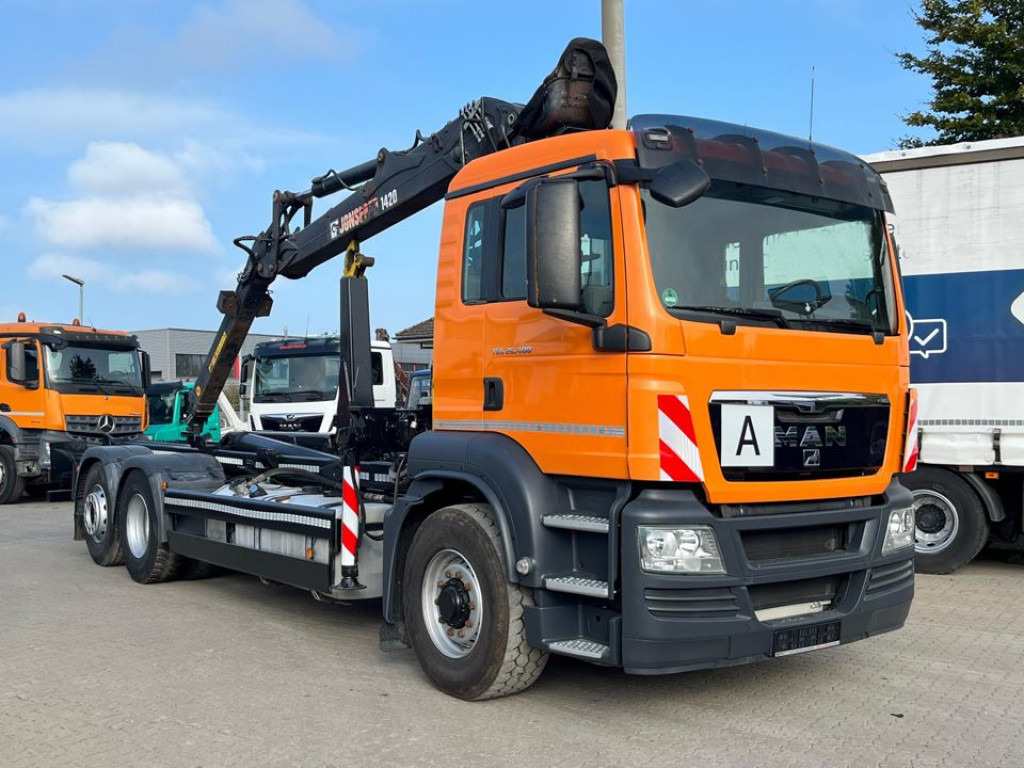 MAN MAN TG-S Abrollkipper mit Kran 26.400 6x4H-2 BL Lift/Lenk - 吊钩升降车, 起重车:图2 MAN MAN TG-S Abrollkipper mit Kran 26.400 6x4H-2 BL Lift/Lenk - 吊钩升降车, 起重车:图2