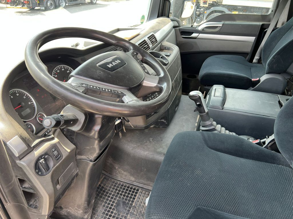 MAN TG-S 35.400 8x6H 4 Achs Muldenkipper Carnehl - 箕斗装载车:图5 MAN TG-S 35.400 8x6H 4 Achs Muldenkipper Carnehl - 箕斗装载车:图5