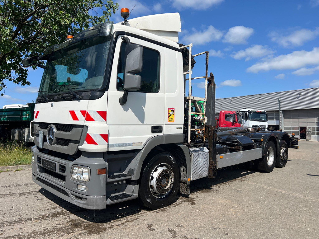 MERCEDES-BENZ Actros 2541 L6x2 Abrollkipper mit Kran Funk+Greiferst - 吊钩升降车, 起重车:图1 MERCEDES-BENZ Actros 2541 L6x2 Abrollkipper mit Kran Funk+Greiferst - 吊钩升降车, 起重车:图1