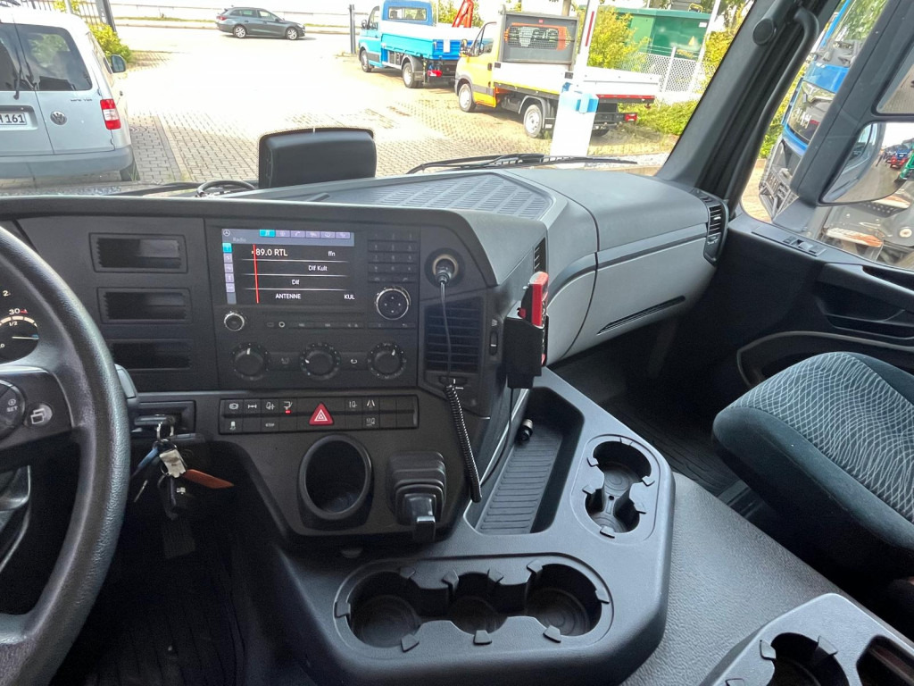 MERCEDES-BENZ Antos 1830 L nR 4x2 Standardkoffer LBW LBW 2to+Funk - 厢式卡车:图4 MERCEDES-BENZ Antos 1830 L nR 4x2 Standardkoffer LBW LBW 2to+Funk - 厢式卡车:图4