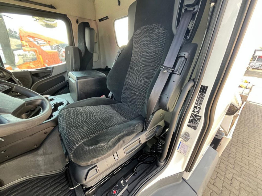 MERCEDES-BENZ Antos 2543 L 6x2 Abrollkipper mit Kran Funk+Greiferst. - 吊钩升降车, 起重车:图4 MERCEDES-BENZ Antos 2543 L 6x2 Abrollkipper mit Kran Funk+Greiferst. - 吊钩升降车, 起重车:图4