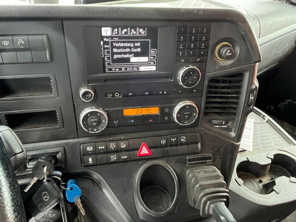 MERCEDES-BENZ Arocs 1845 4x4 HAD 2-Achs Allradkipper Heckkran Funk - 翻斗车, 起重车:图4 MERCEDES-BENZ Arocs 1845 4x4 HAD 2-Achs Allradkipper Heckkran Funk - 翻斗车, 起重车:图4