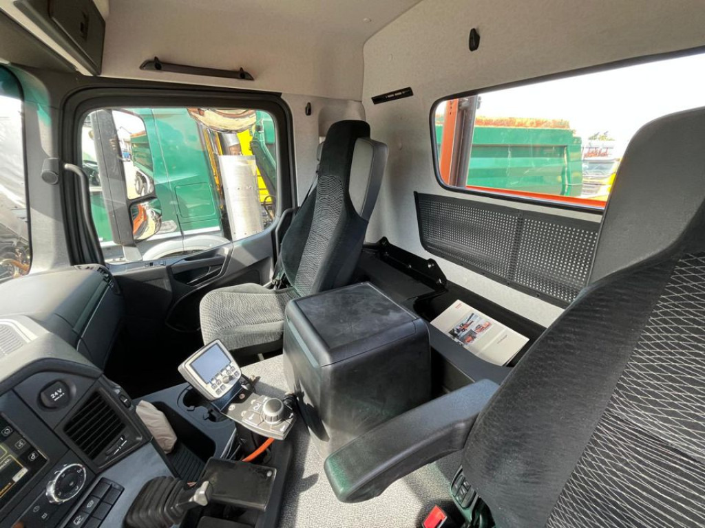 MERCEDES-BENZ Arocs 2135 AK 4x4 2-Achs Allradkipper Kommunalhydr. - 翻斗车:图4 MERCEDES-BENZ Arocs 2135 AK 4x4 2-Achs Allradkipper Kommunalhydr. - 翻斗车:图4